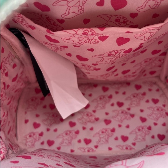 Loungefly Valentines Day Grogru backpack and wallet - Picture 9 of 12